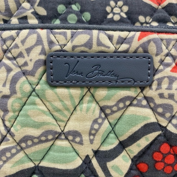 Vera Bradley Retired Nomadic Floral Little Hipster Crossbody - Picture 2 of 11